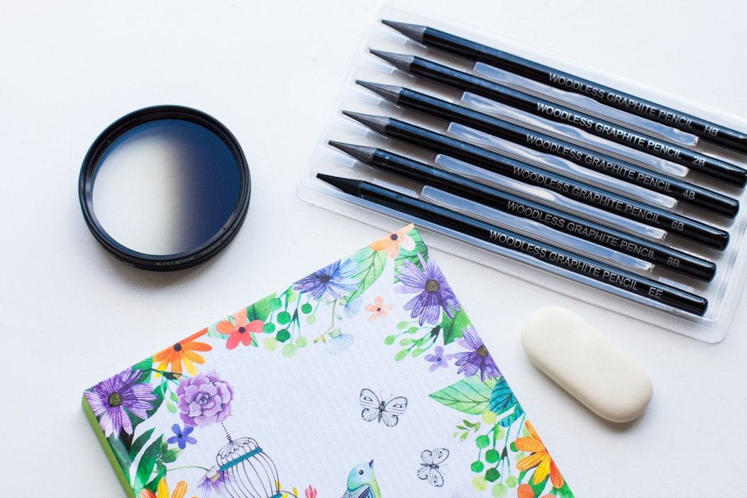 Natural brow shaping kit with tools